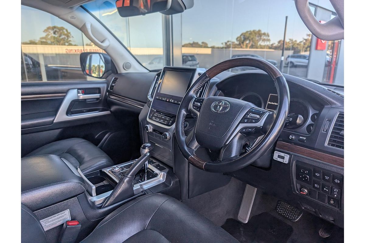 2021 Toyota Landcruiser Sahara VDJ200R