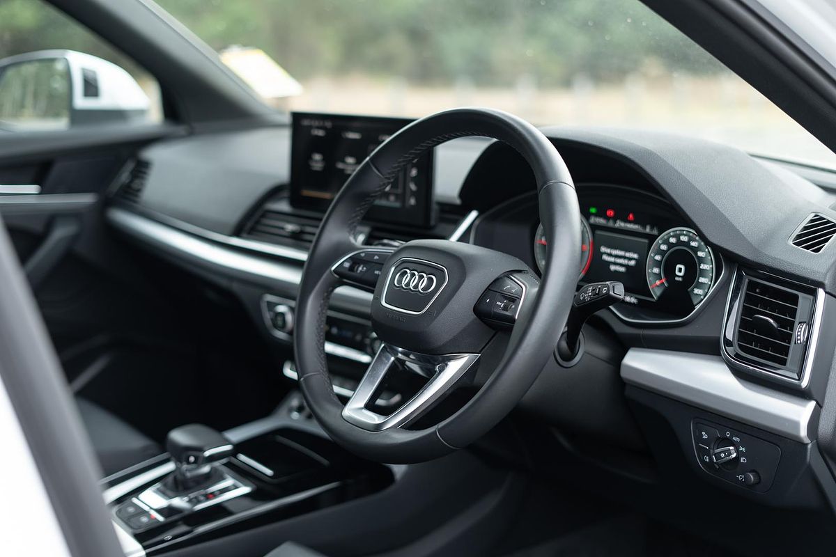 2023 Audi Q5 40 TDI S line FY