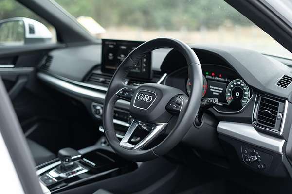 2023 Audi Q5 40 TDI S line FY