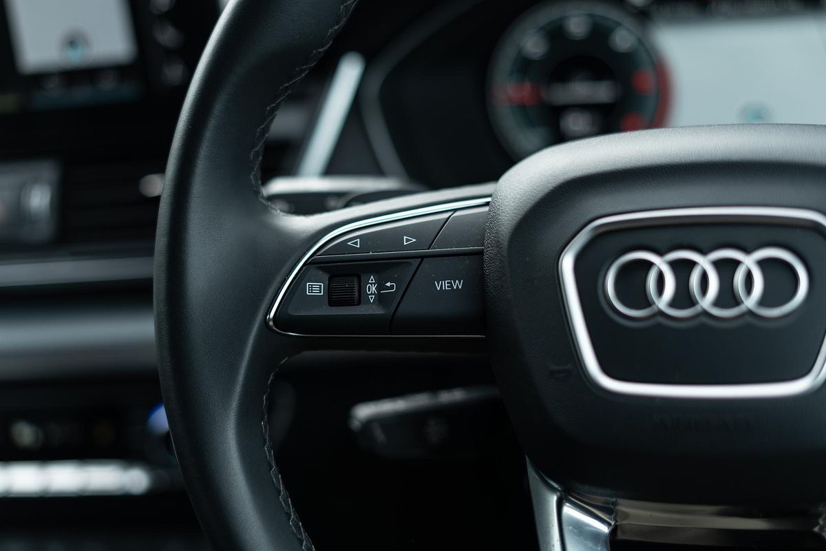 2023 Audi Q5 40 TDI S line FY