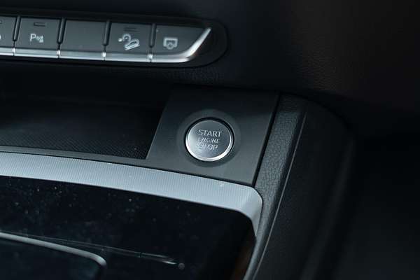 2023 Audi Q5 40 TDI S line FY