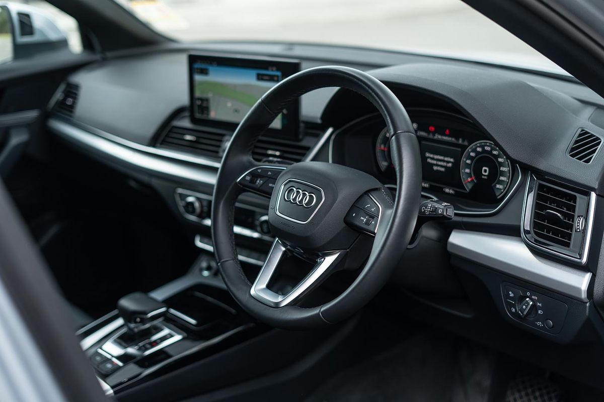 2023 Audi Q5 40 TDI S line FY