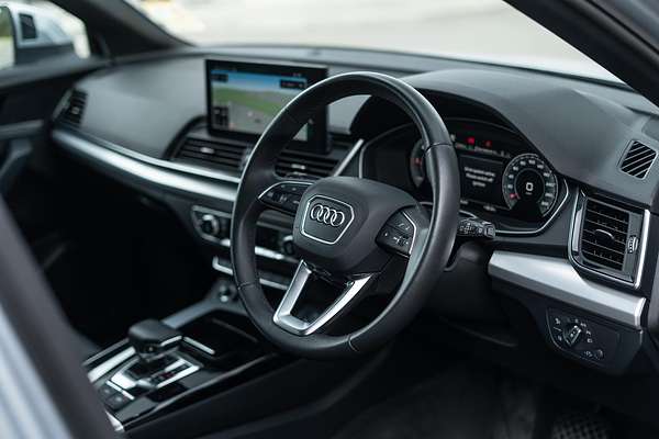 2023 Audi Q5 40 TDI S line FY