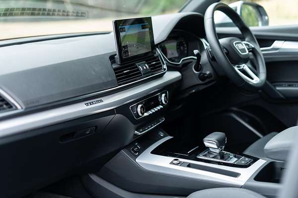 2023 Audi Q5 40 TDI S line FY