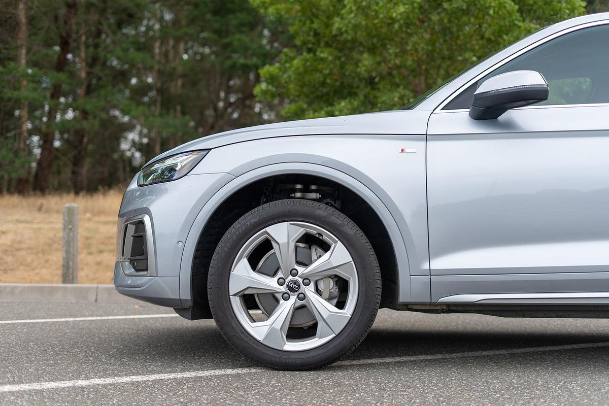 2023 Audi Q5 40 TDI S line FY
