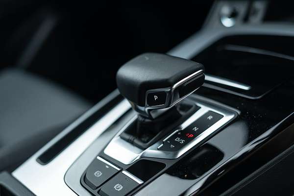 2023 Audi Q5 40 TDI S line FY