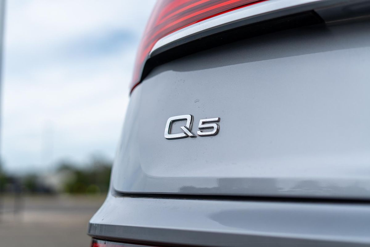 2023 Audi Q5 40 TDI S line FY