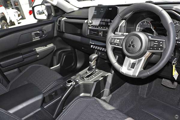 2024 Mitsubishi Triton GLX MV 4X4