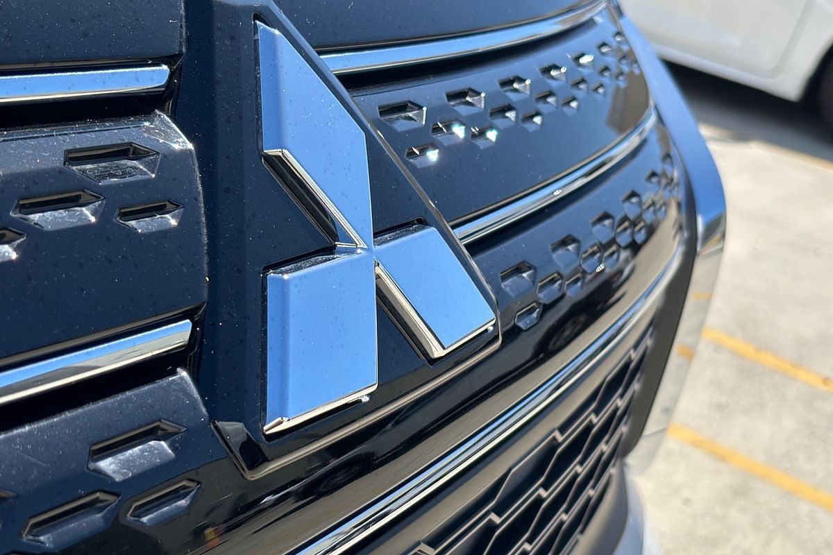 2024 Mitsubishi Outlander Exceed Tourer ZM