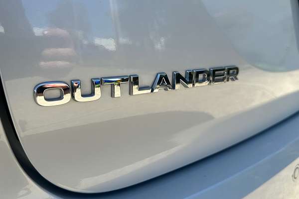 2024 Mitsubishi Outlander Exceed Tourer ZM