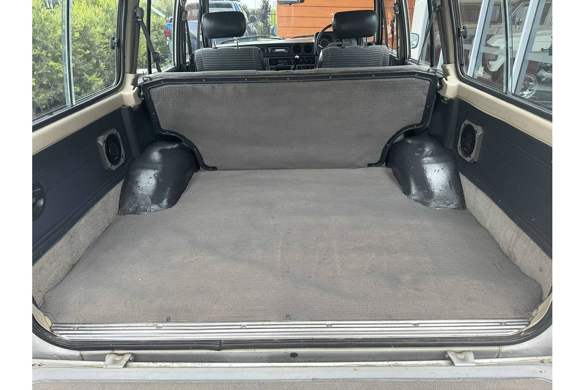 1983 Toyota LANDCRUISER Silver Series HJ60