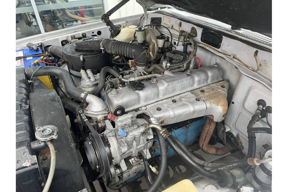 1983 Toyota LANDCRUISER Silver Series HJ60