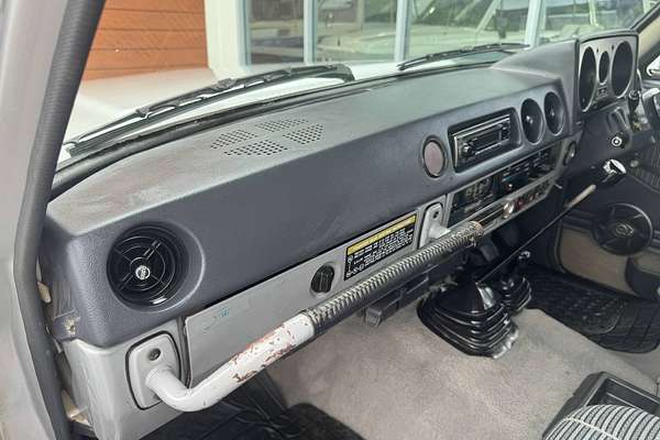 1983 Toyota LANDCRUISER Silver Series HJ60