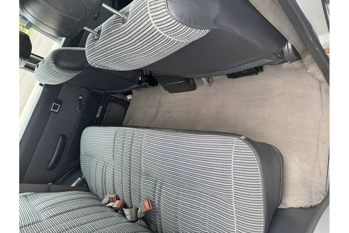1983 Toyota LANDCRUISER Silver Series HJ60