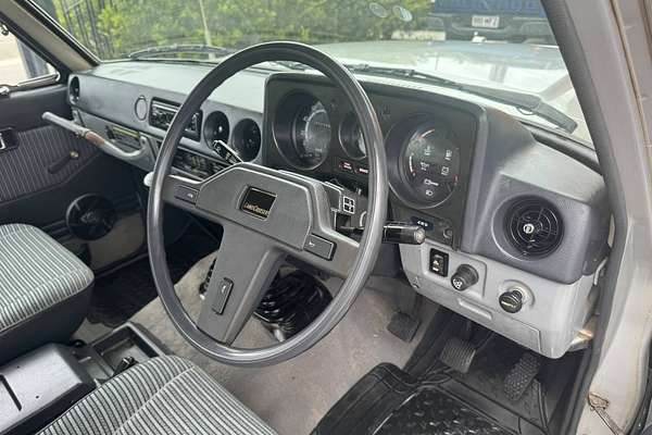 1983 Toyota LANDCRUISER Silver Series HJ60