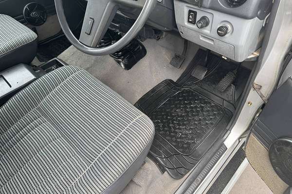 1983 Toyota LANDCRUISER Silver Series HJ60