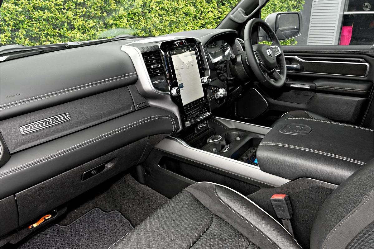 2024 RAM 1500 Laramie Sport RamBox DT 4X4 SWB