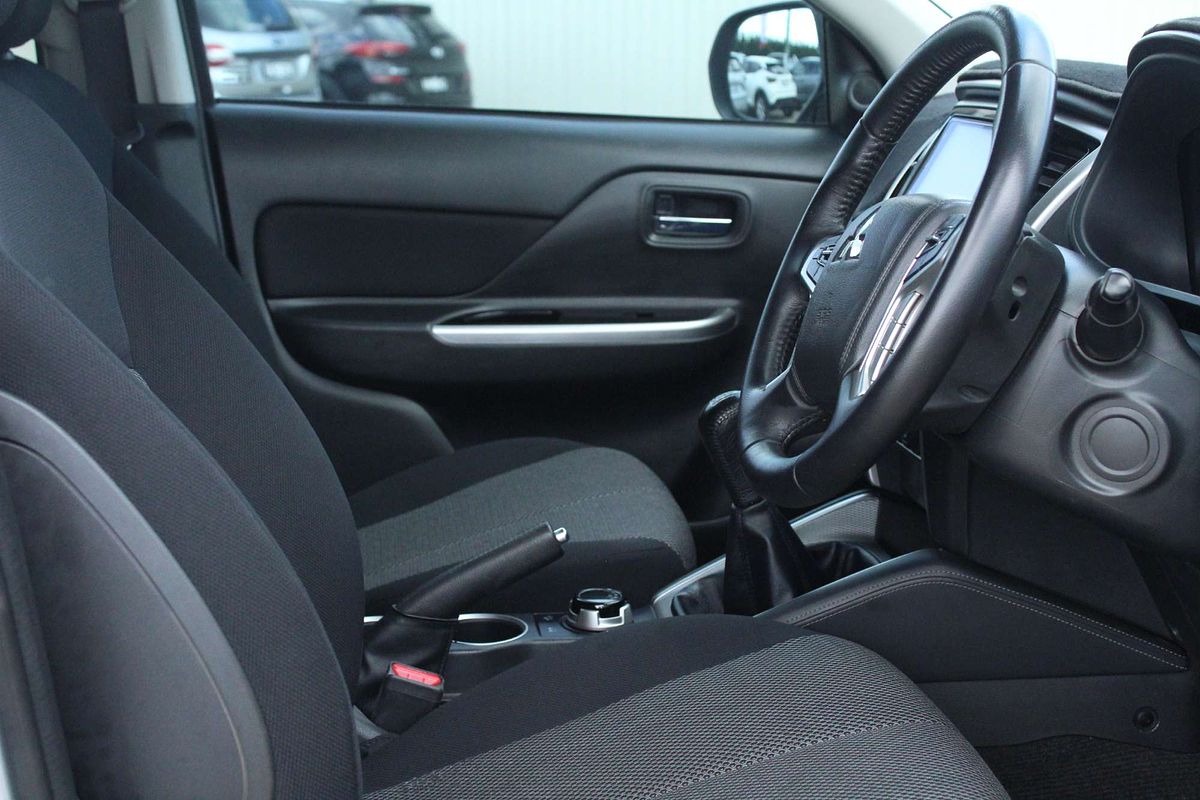2022 Mitsubishi Triton GLS MR 4X4