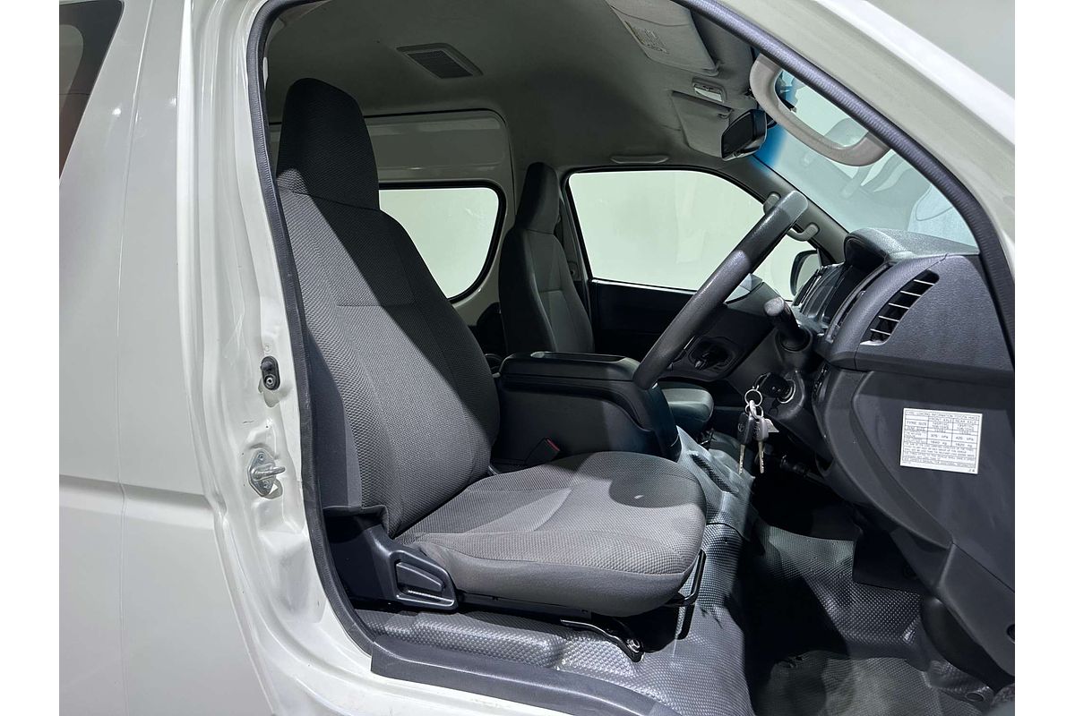 2018 Toyota Hiace Commuter TRH223R