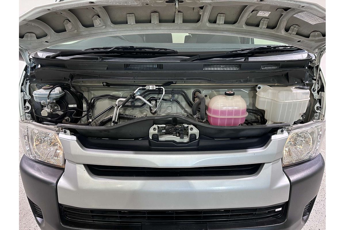 2018 Toyota Hiace Commuter TRH223R