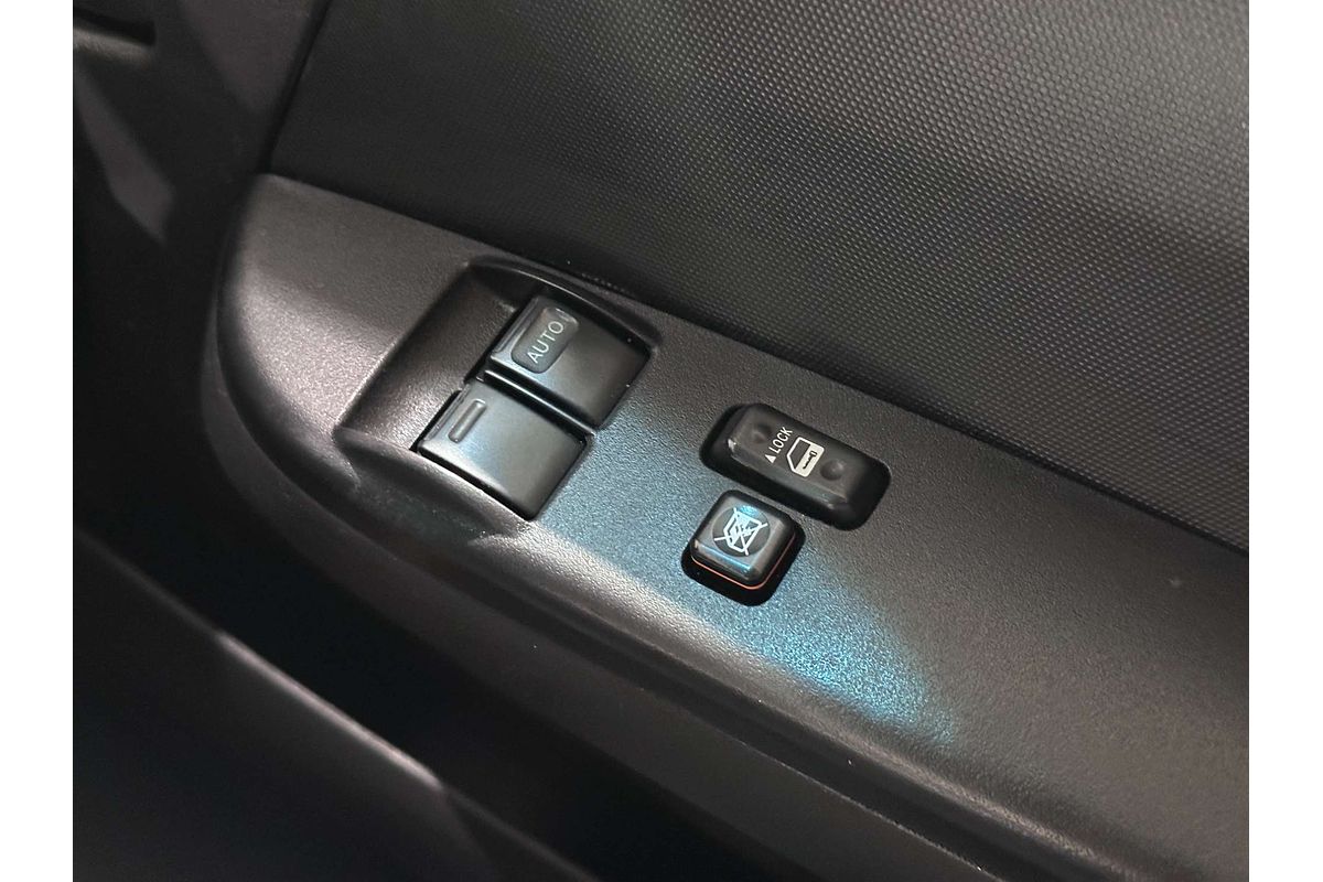 2018 Toyota Hiace Commuter TRH223R