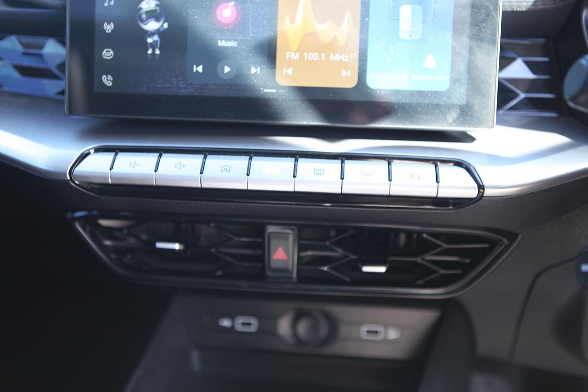 2023 MG MG5 Essence