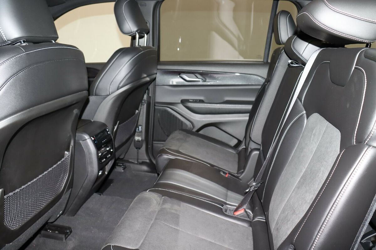 2023 Jeep Grand Cherokee Night Eagle WL