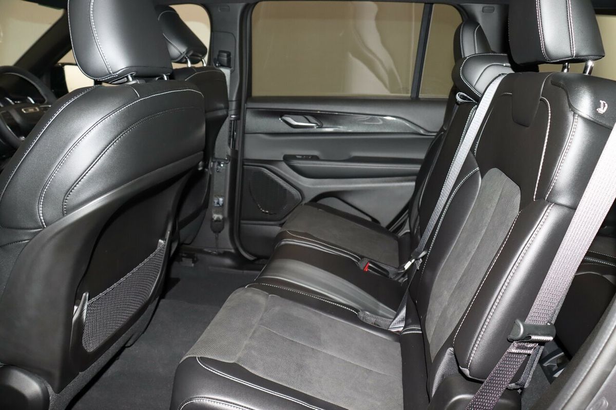 2023 Jeep Grand Cherokee Night Eagle WL