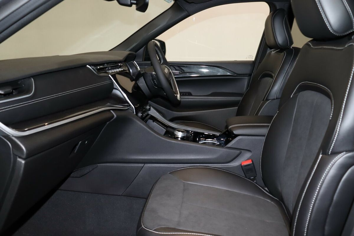 2023 Jeep Grand Cherokee Night Eagle WL