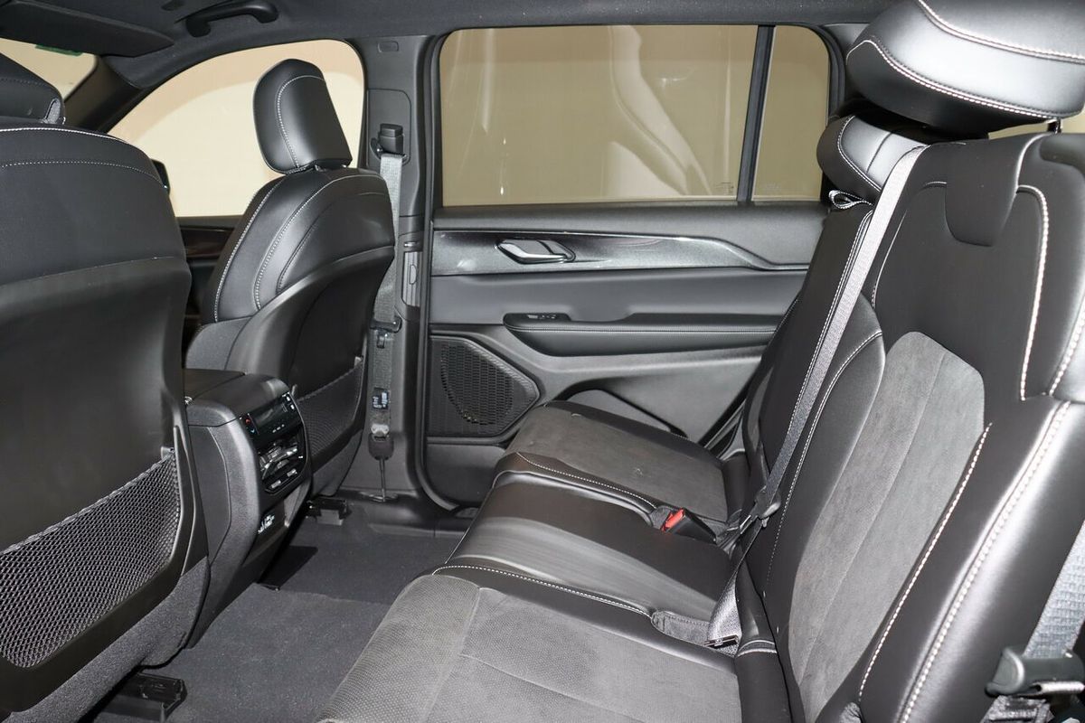 2023 Jeep Grand Cherokee Night Eagle WL