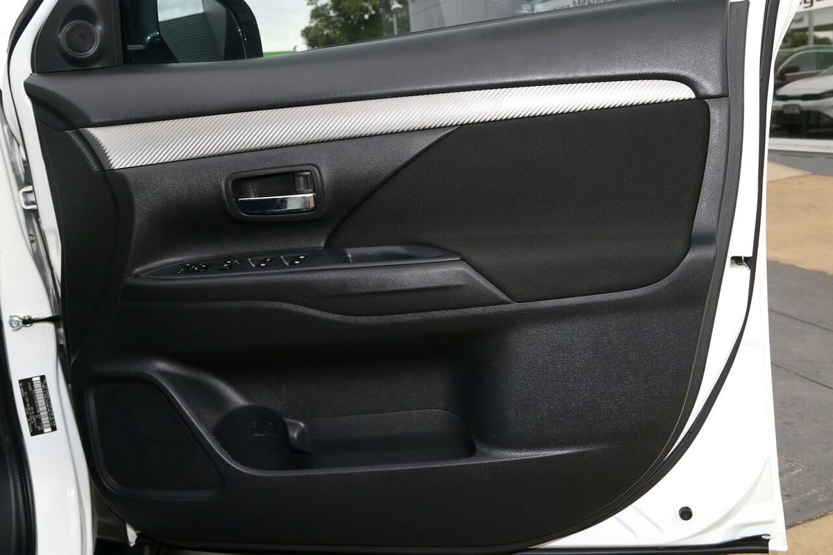 2017 Mitsubishi Outlander LS Safety Pack ZK