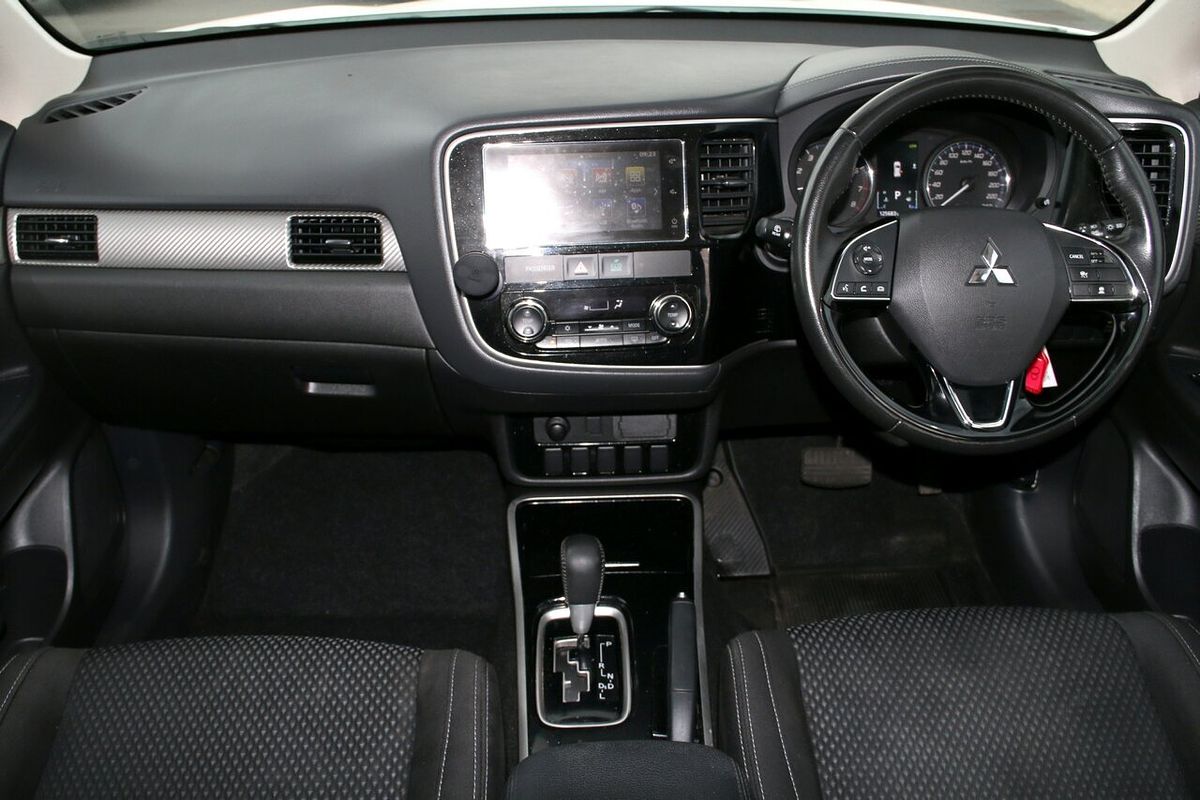 2017 Mitsubishi Outlander LS Safety Pack ZK