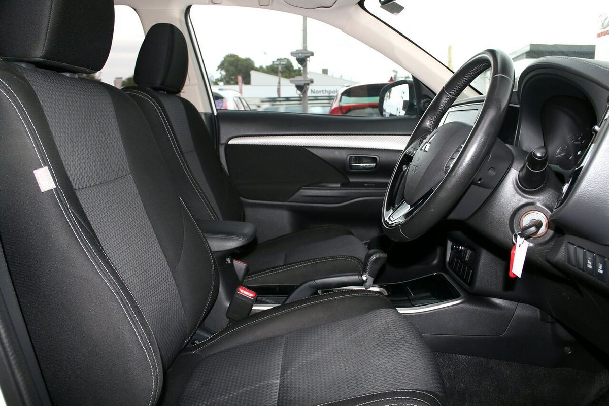 2017 Mitsubishi Outlander LS Safety Pack ZK