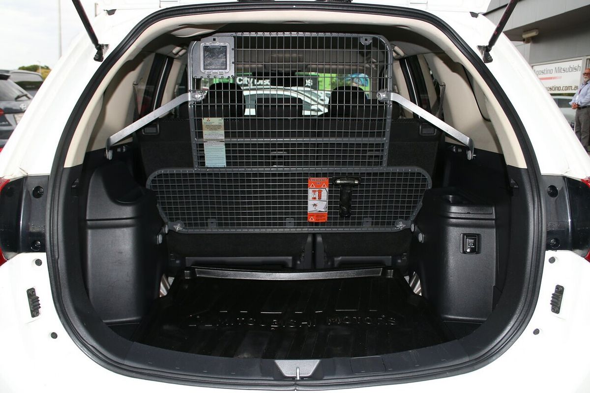 2017 Mitsubishi Outlander LS Safety Pack ZK