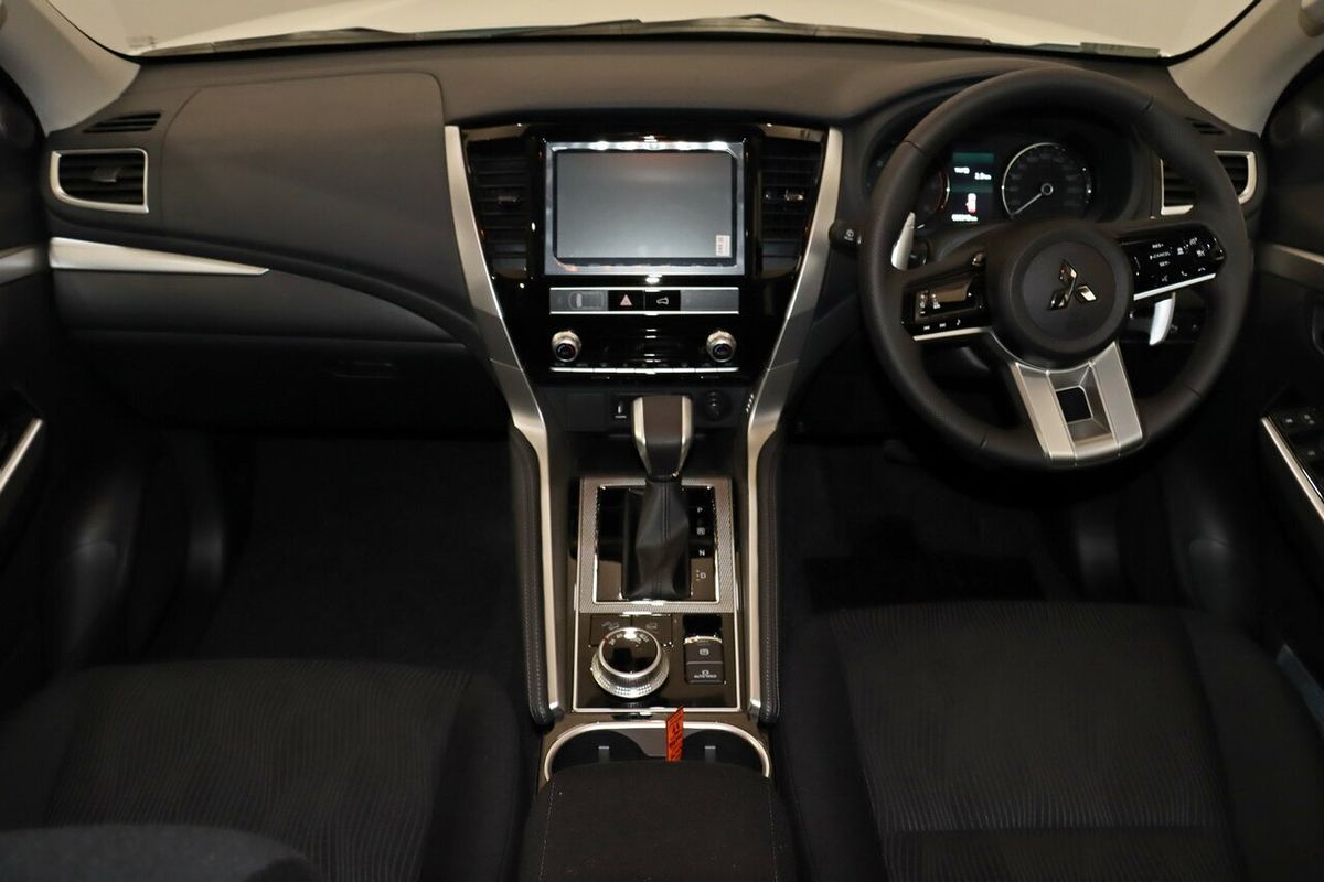 2024 Mitsubishi Pajero Sport GLS QG