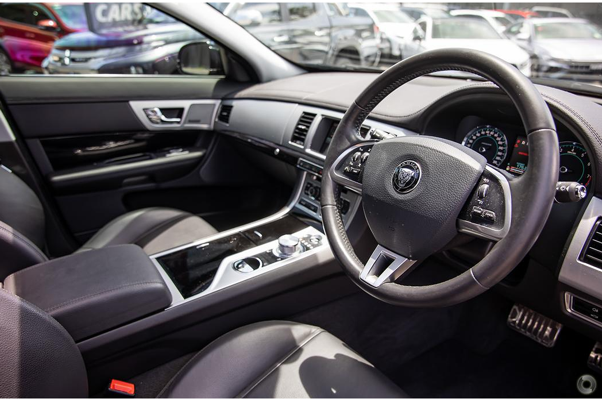 2015 Jaguar XF Premium Luxury X250
