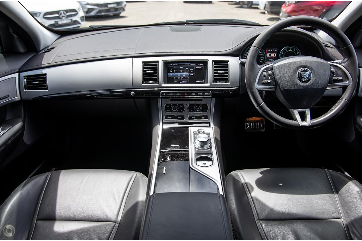 2015 Jaguar XF Premium Luxury X250