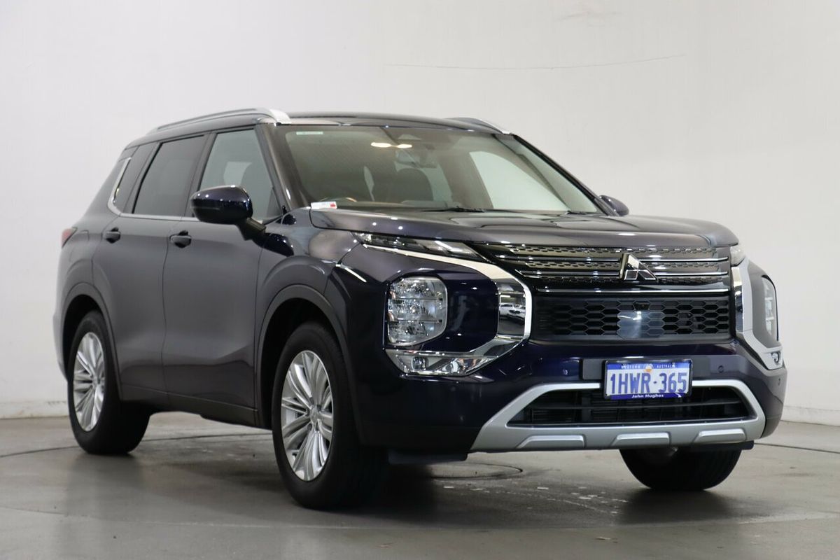 2023 Mitsubishi Outlander LS ZM