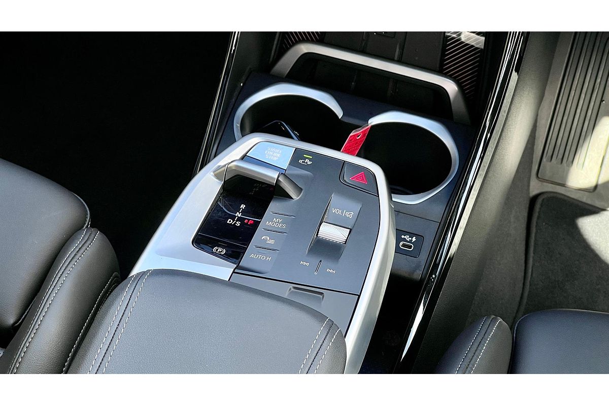2023 BMW X1 xDrive20i U11