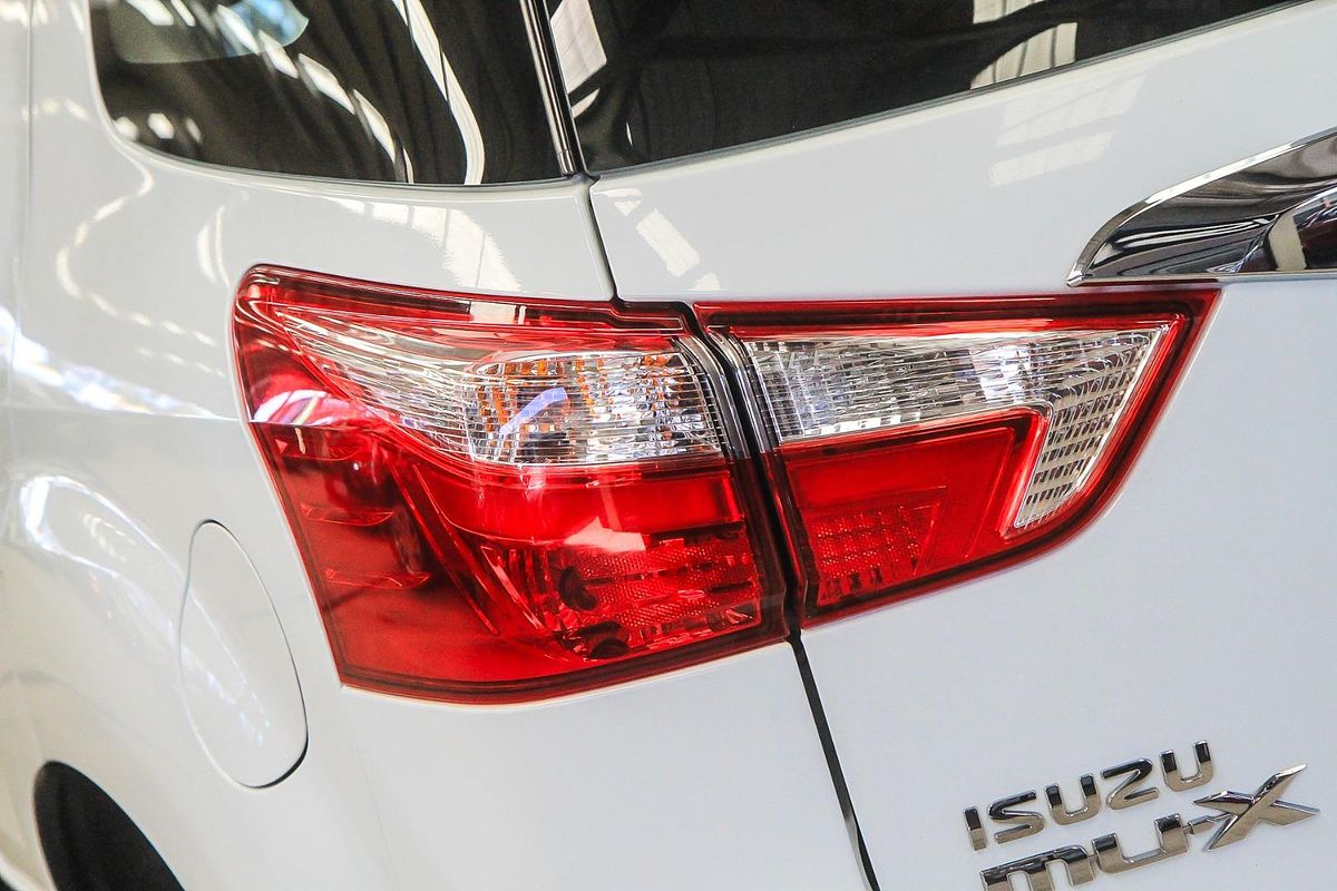 2021 Isuzu MU-X LS-M