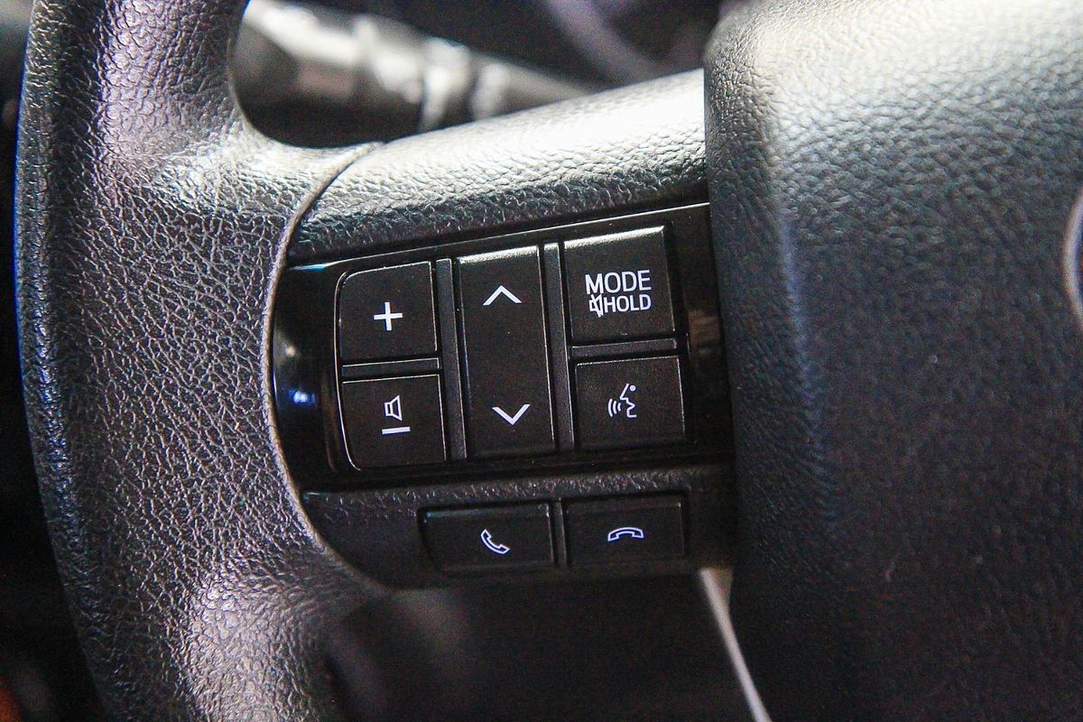 2017 Toyota Hilux SR GUN126R 4X4