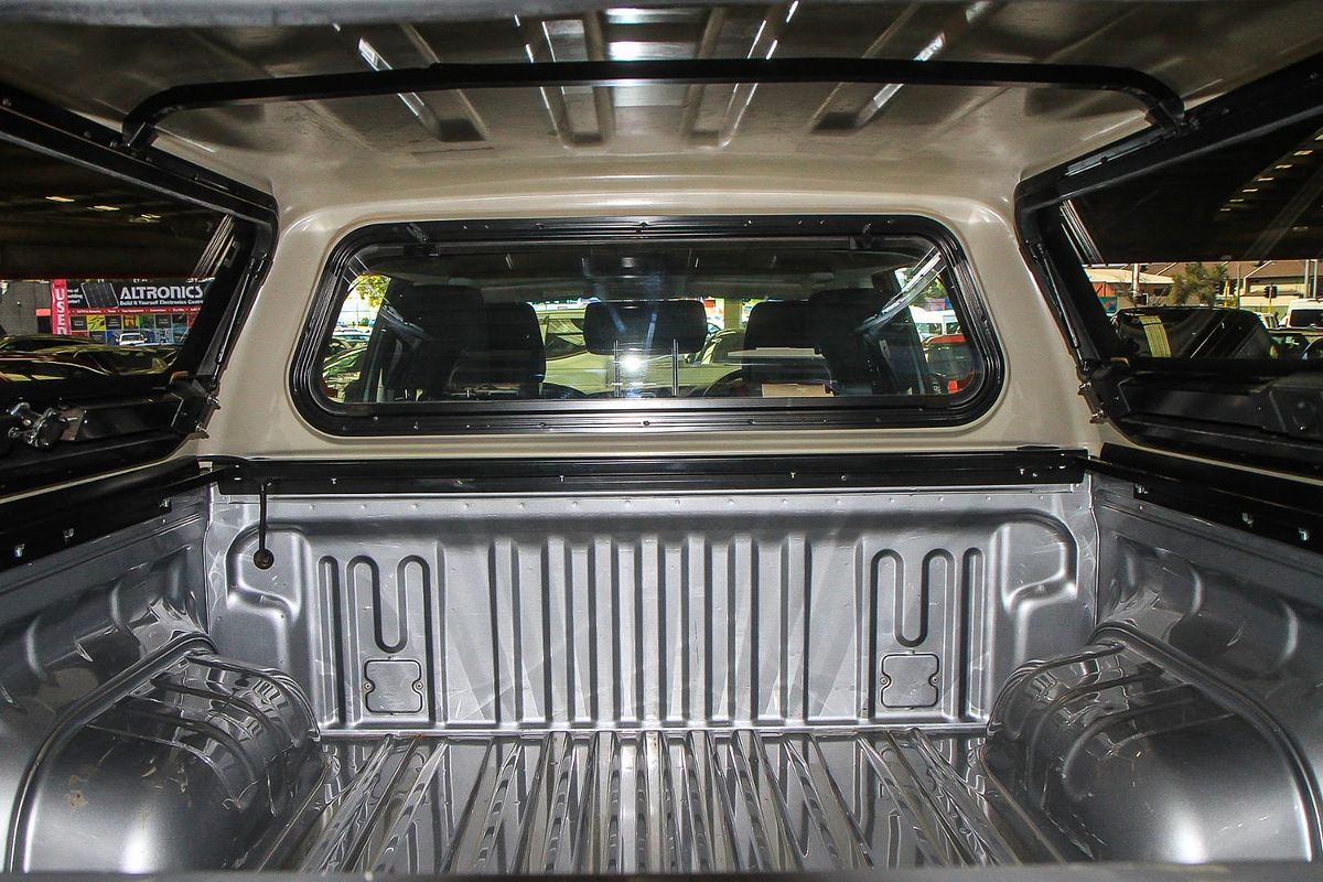 2017 Toyota Hilux SR GUN126R 4X4