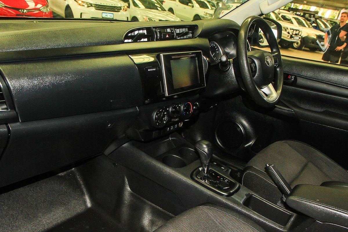 2017 Toyota Hilux SR GUN126R 4X4