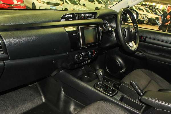 2017 Toyota Hilux SR GUN126R 4X4