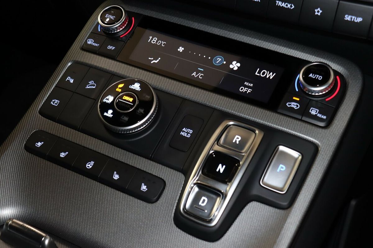 2024 Hyundai Palisade Calligraphy Black Ink LX2.V4