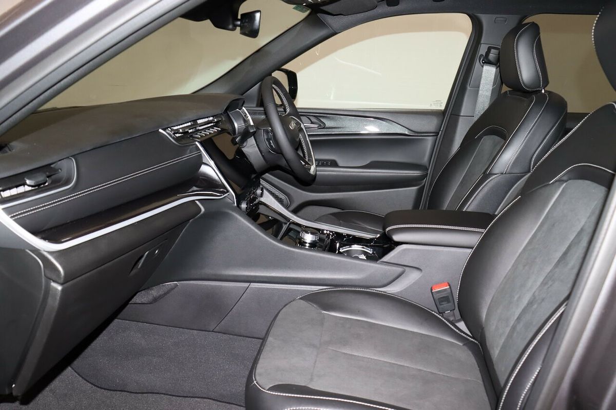 2023 Jeep Grand Cherokee Night Eagle WL