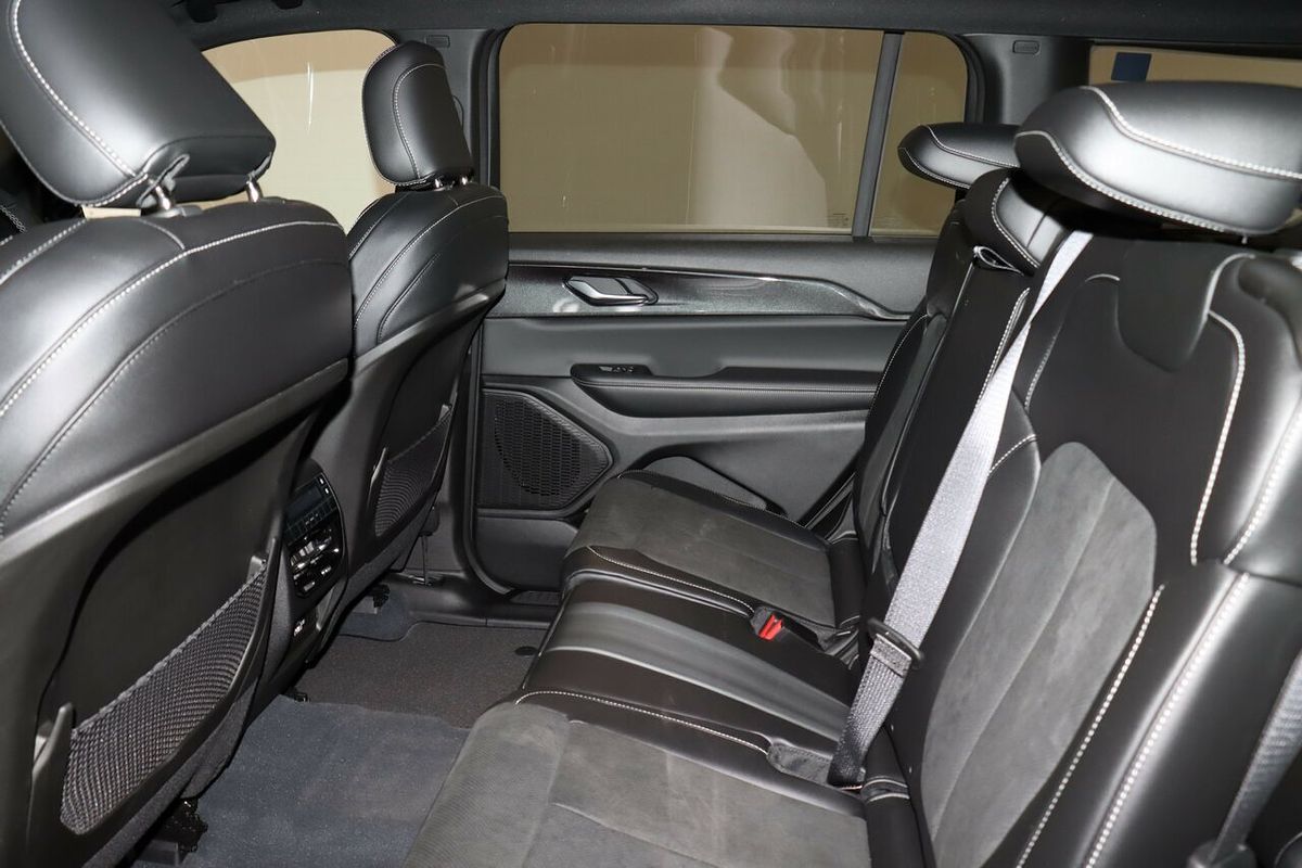 2023 Jeep Grand Cherokee Night Eagle WL