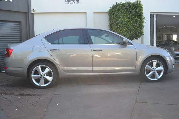 2013 SKODA Octavia Elegance 103TSI NE