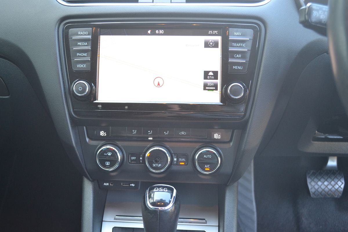 2013 SKODA Octavia Elegance 103TSI NE