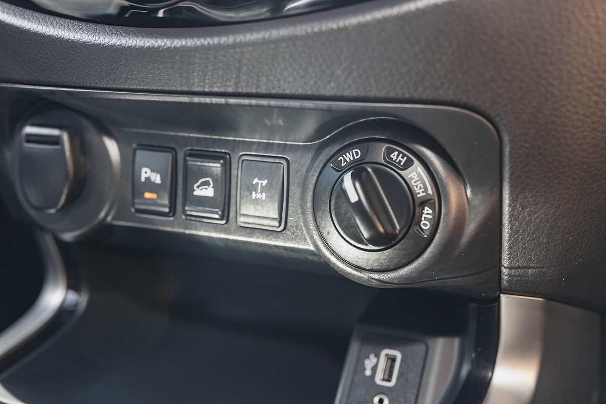 2019 Nissan Navara ST-X D23 Series 4 4X4